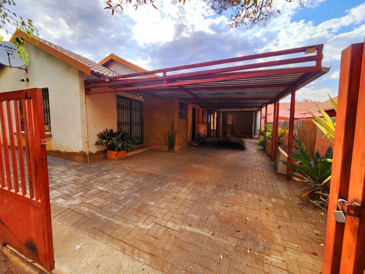 3 Bedroom Property for Sale in Tlhabane West North West